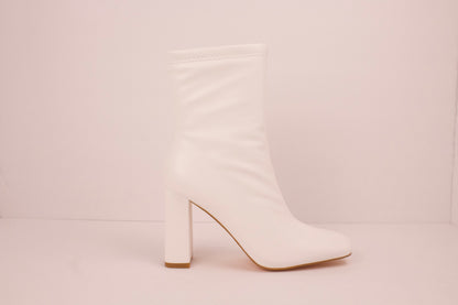 AMAIA-1 WHITE BOOTS