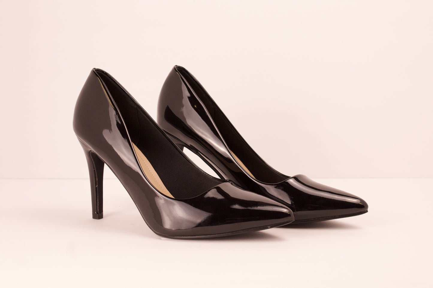 BLACK/PAT POINTY HEEL MONROE-1