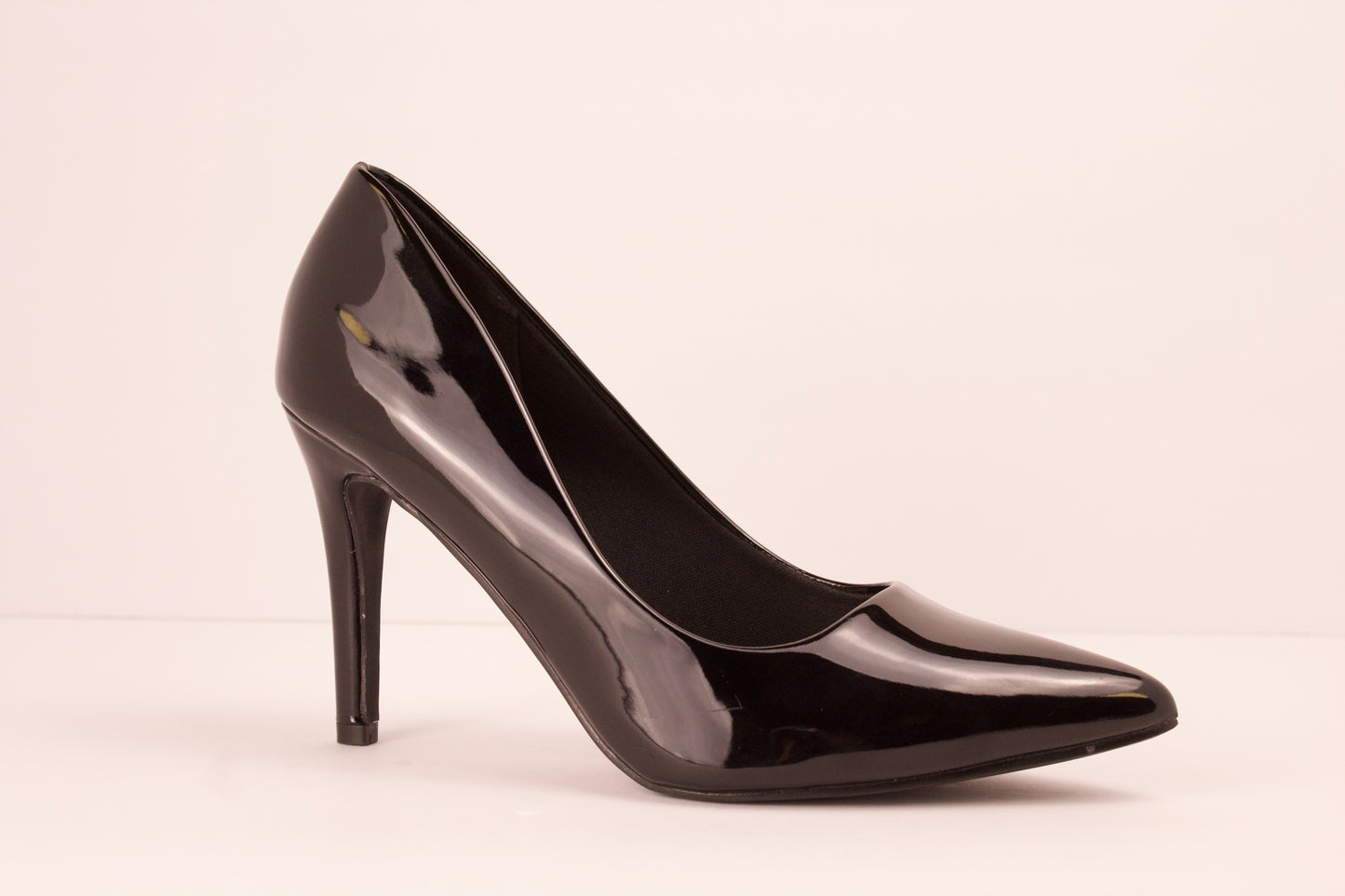 BLACK/PAT POINTY HEEL MONROE-1