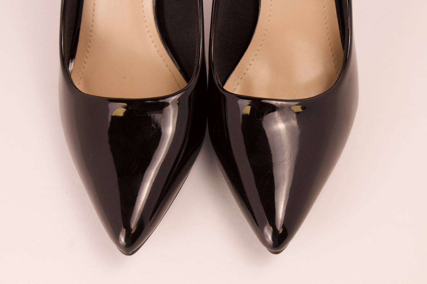 BLACK/PAT POINTY HEEL MONROE-1