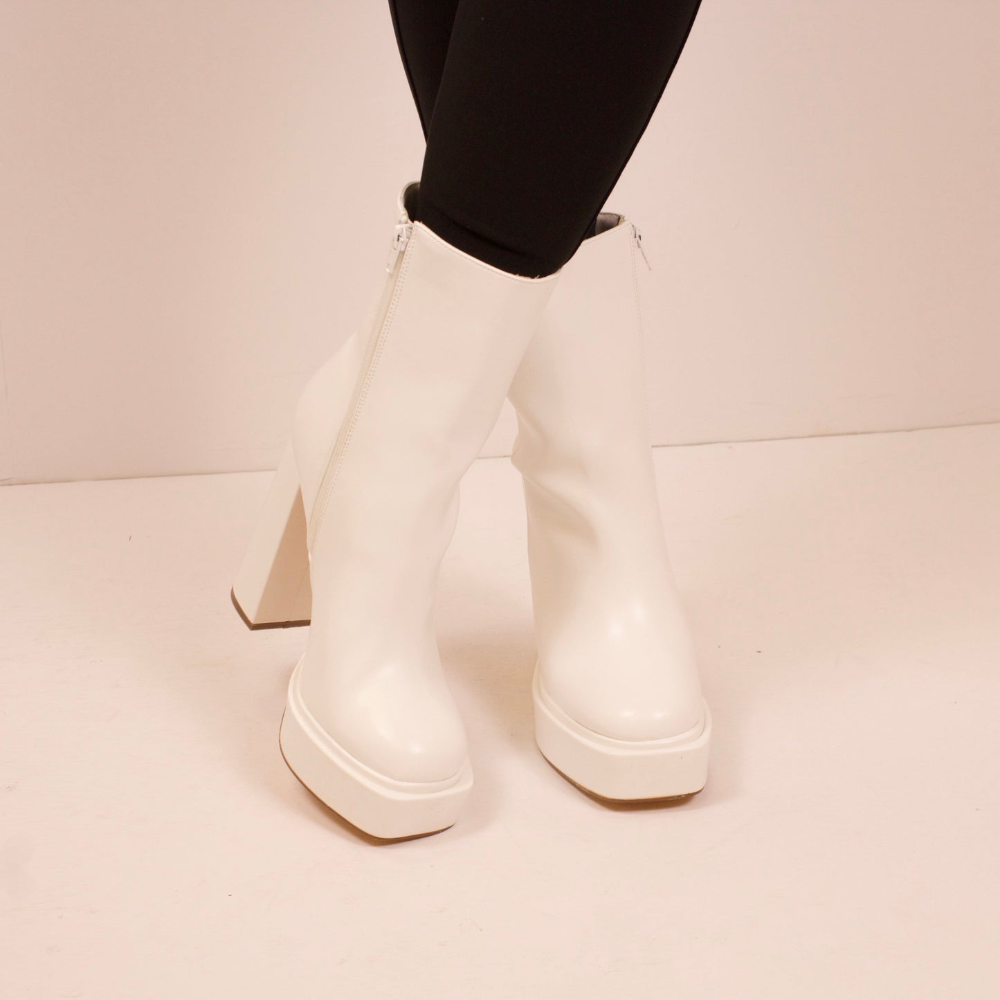 SARIYA-1 WHITE PLATFORM BOOTS